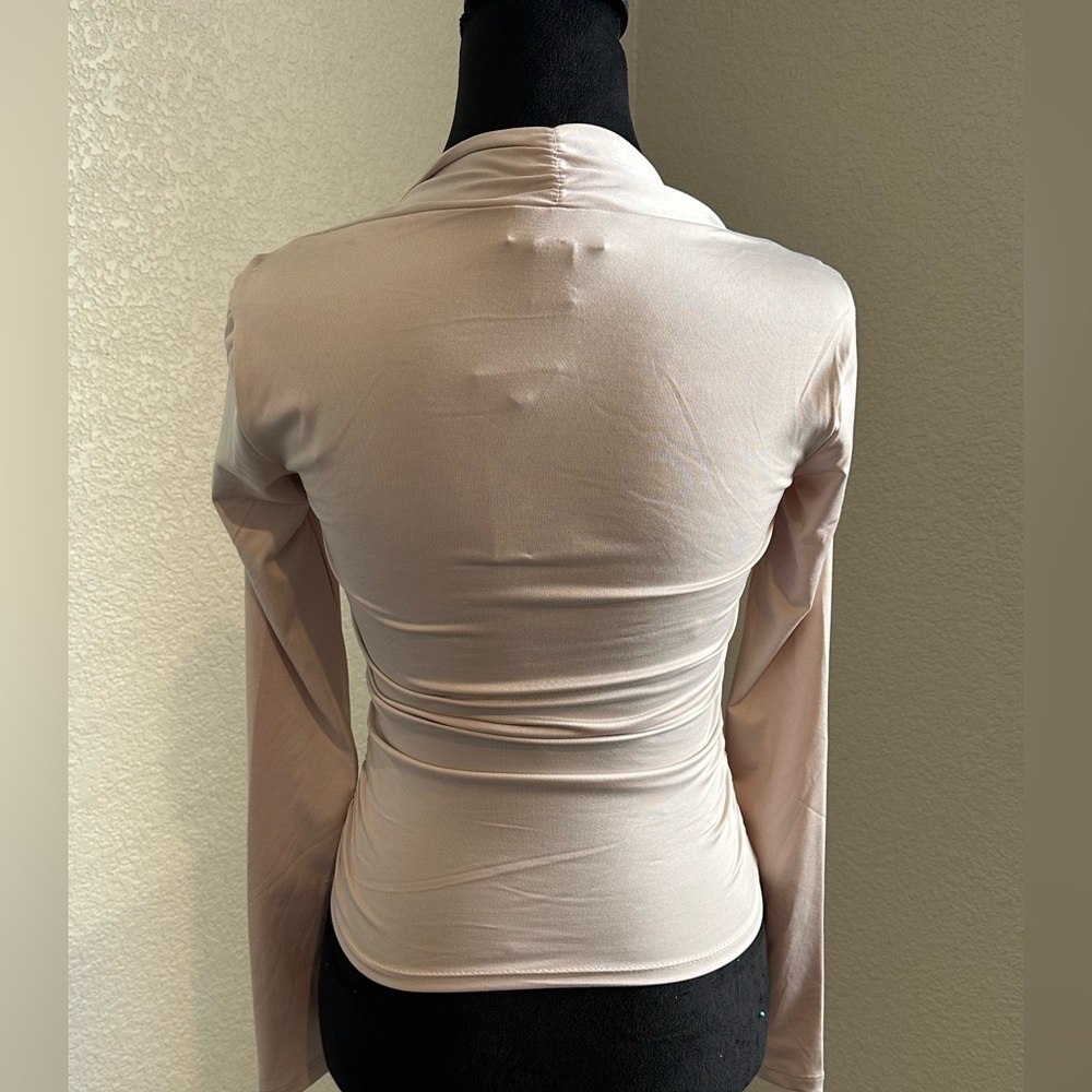 NWT Elegant Cream Long Sleeve Women's Top - Picture 5 of 7